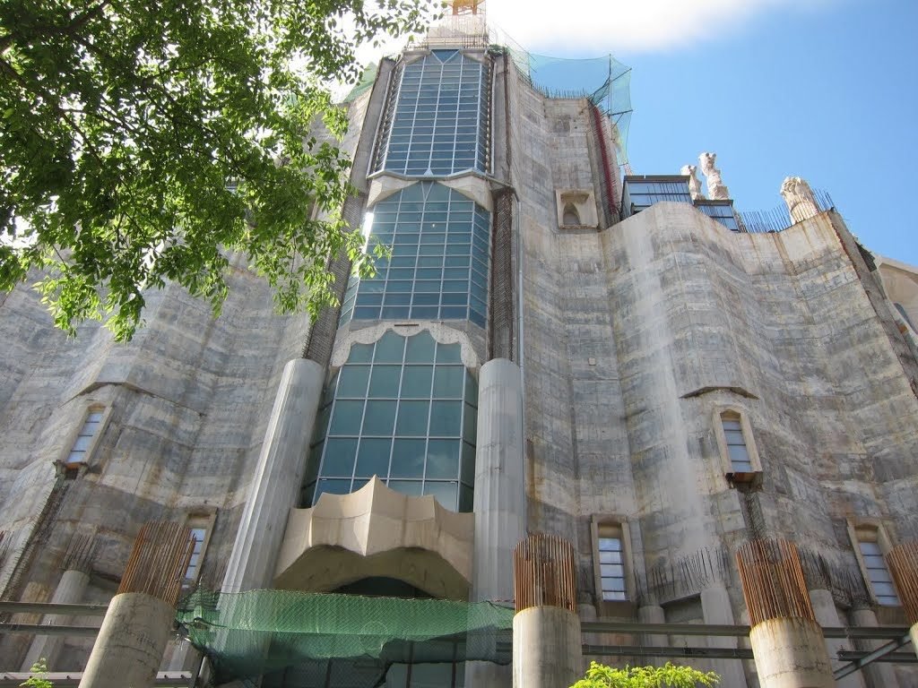 Glory Facade of La Sagrada Família, highlighting the interplay of light and architecture that defines Gaudí's final vision.